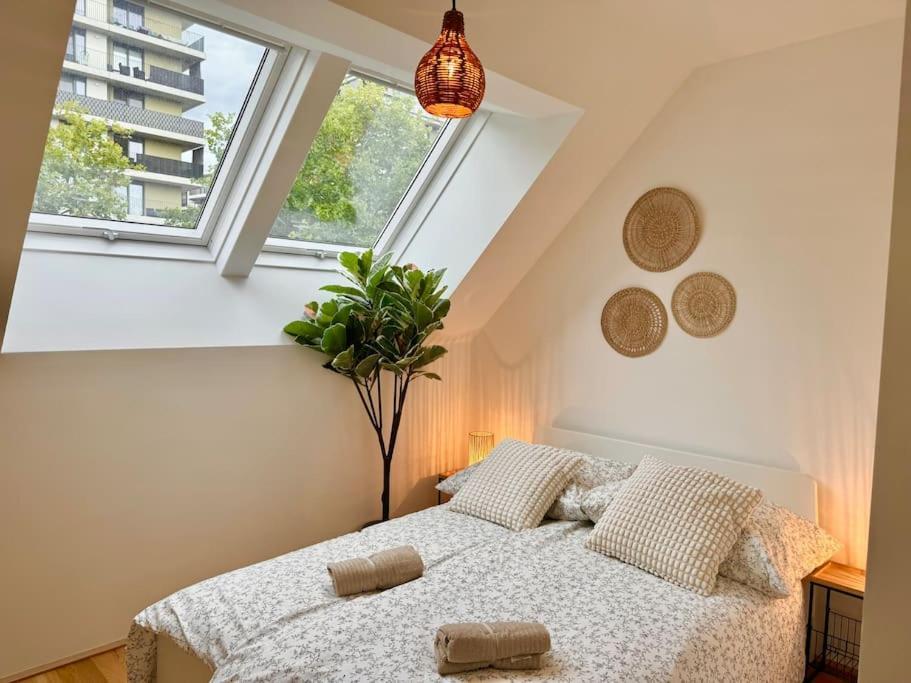 Rooftop Apartment With Balcony & Free Parking Відень Екстер'єр фото