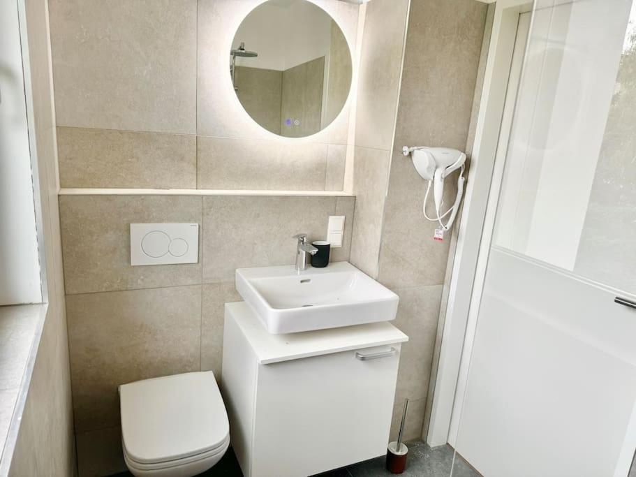 Rooftop Apartment With Balcony & Free Parking Відень Екстер'єр фото
