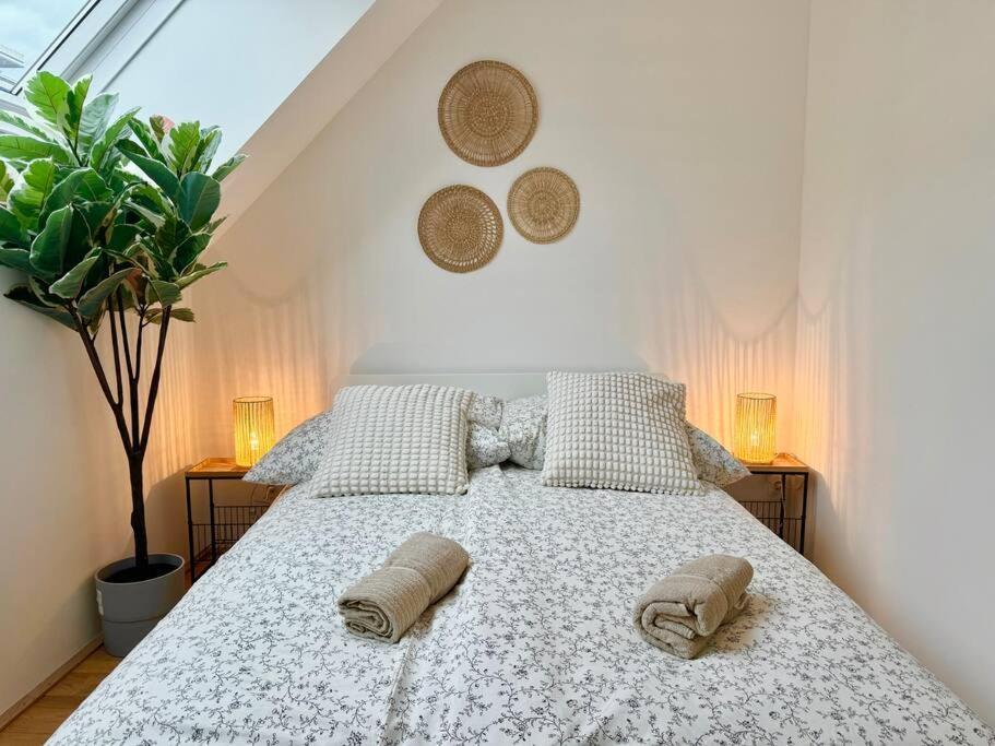 Rooftop Apartment With Balcony & Free Parking Відень Екстер'єр фото